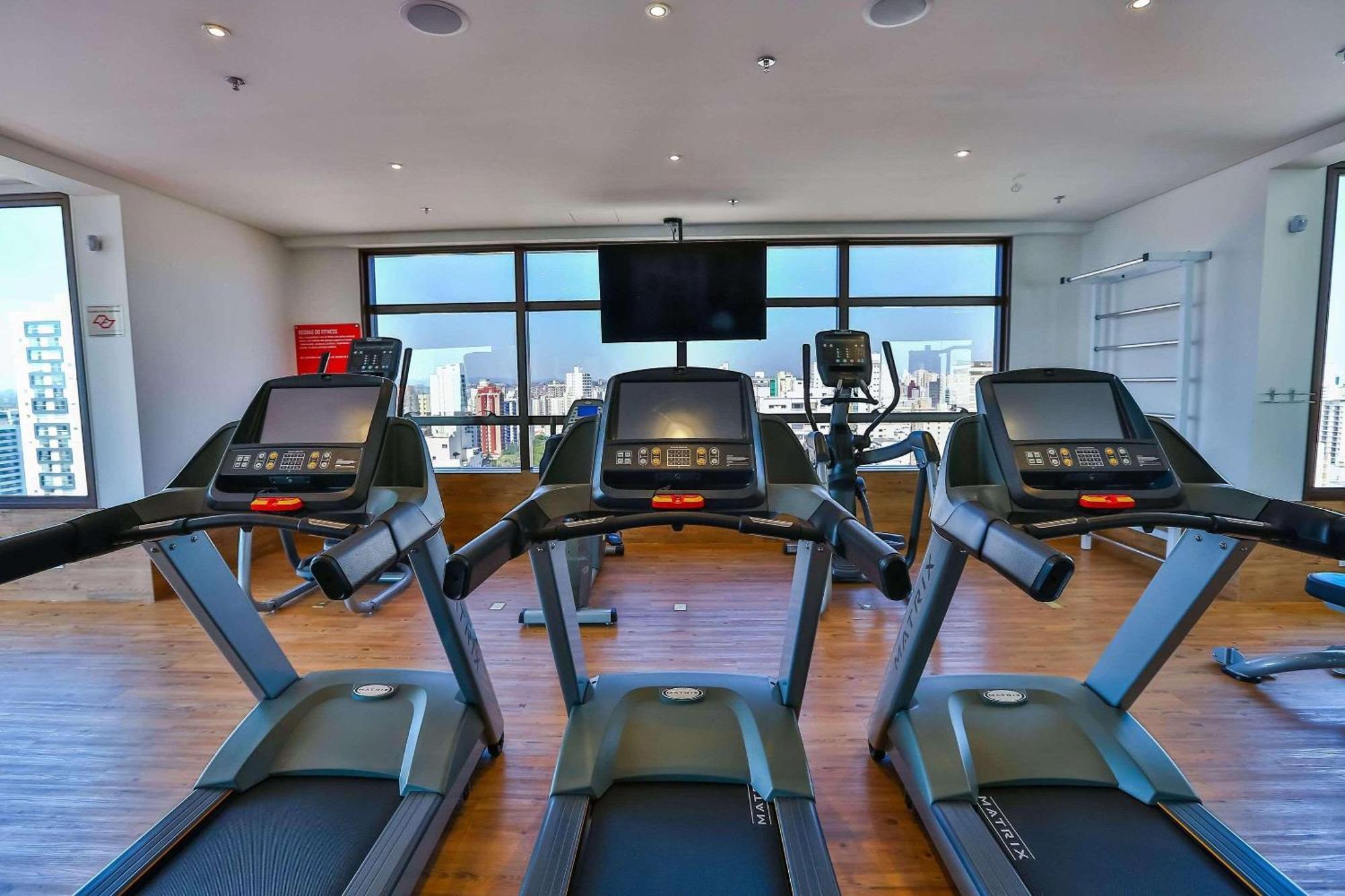 เรดิสัน เรด กัมปินาส Hotel กังปินาส ภายนอก รูปภาพ The gym at the hotel
