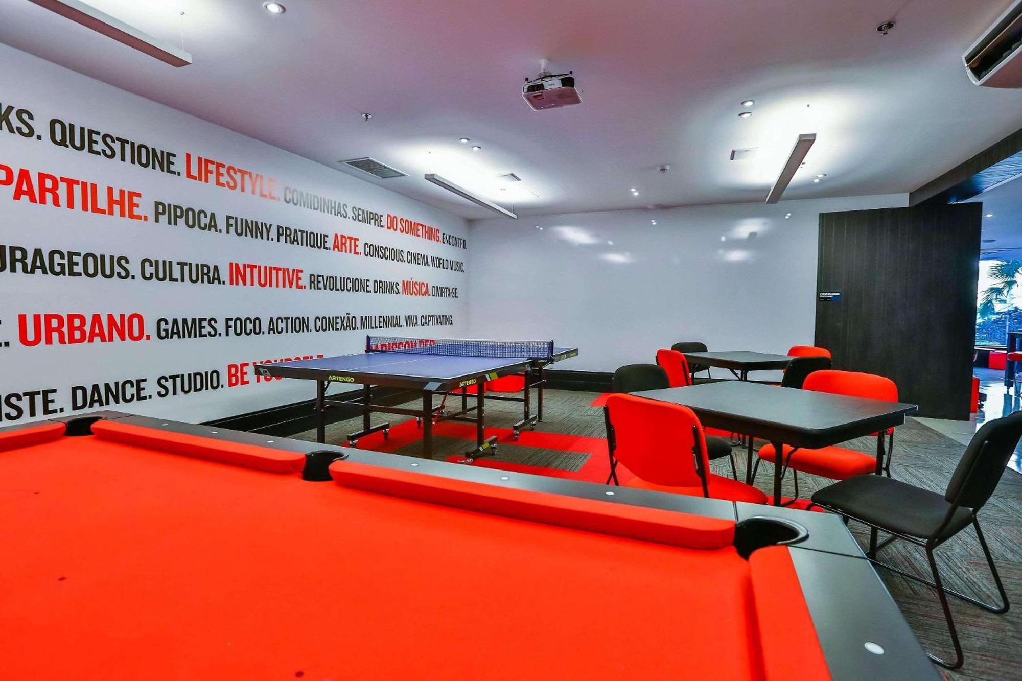 เรดิสัน เรด กัมปินาส Hotel กังปินาส ภายนอก รูปภาพ The interior of the library