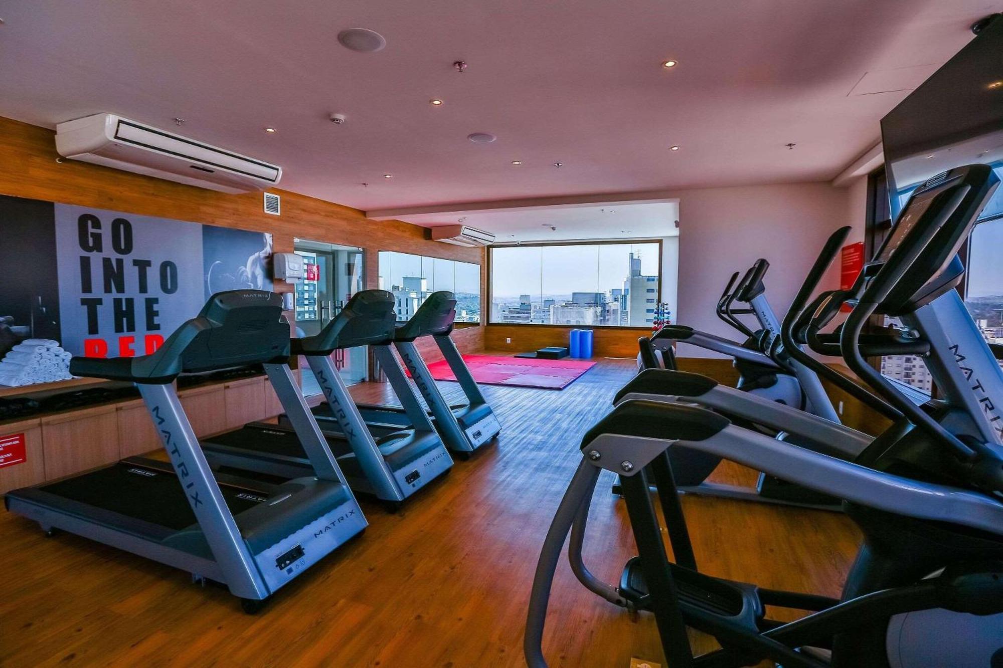 เรดิสัน เรด กัมปินาส Hotel กังปินาส ภายนอก รูปภาพ The gym at the hotel