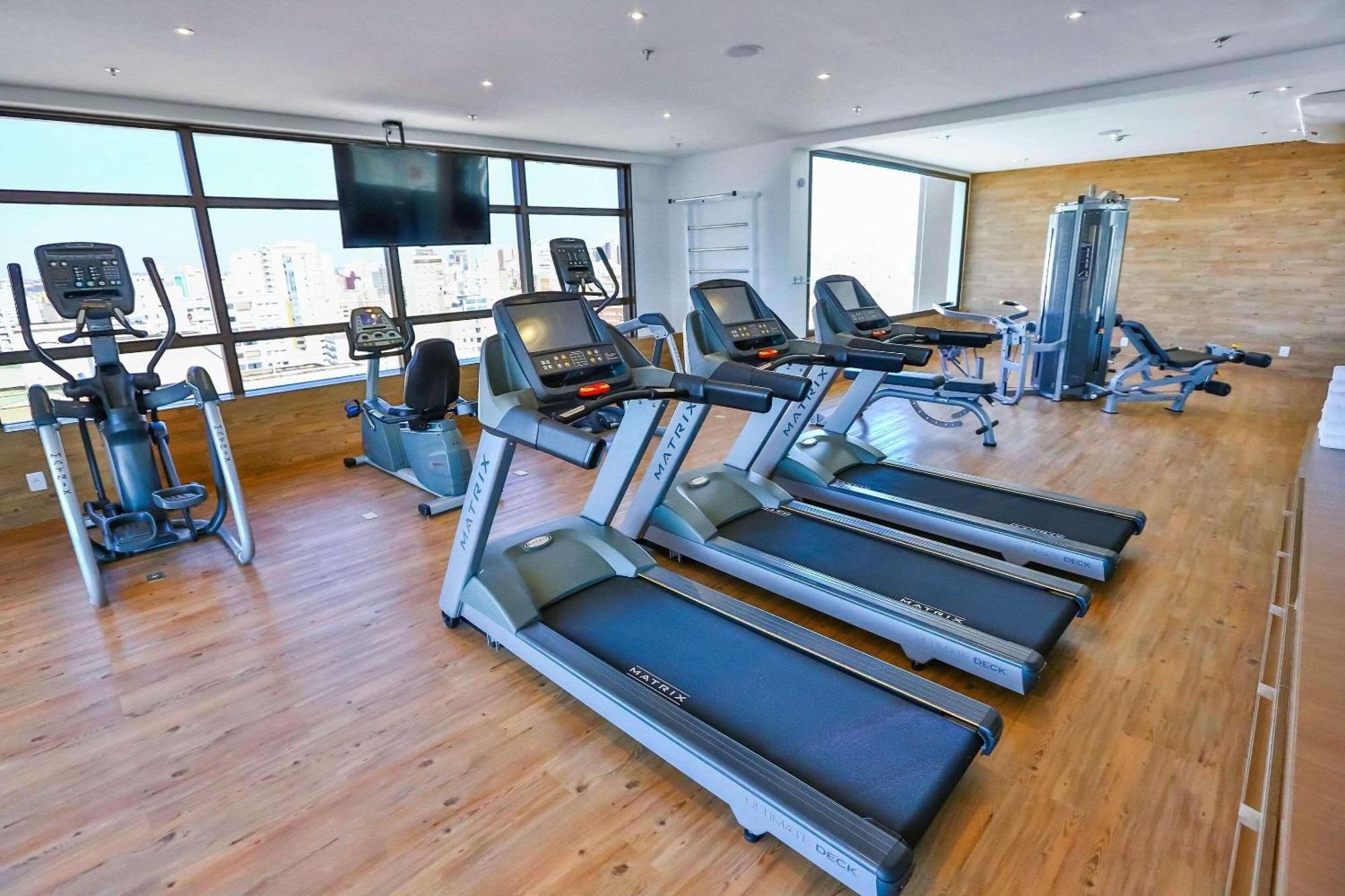 เรดิสัน เรด กัมปินาส Hotel กังปินาส ภายนอก รูปภาพ The gym at the hotel